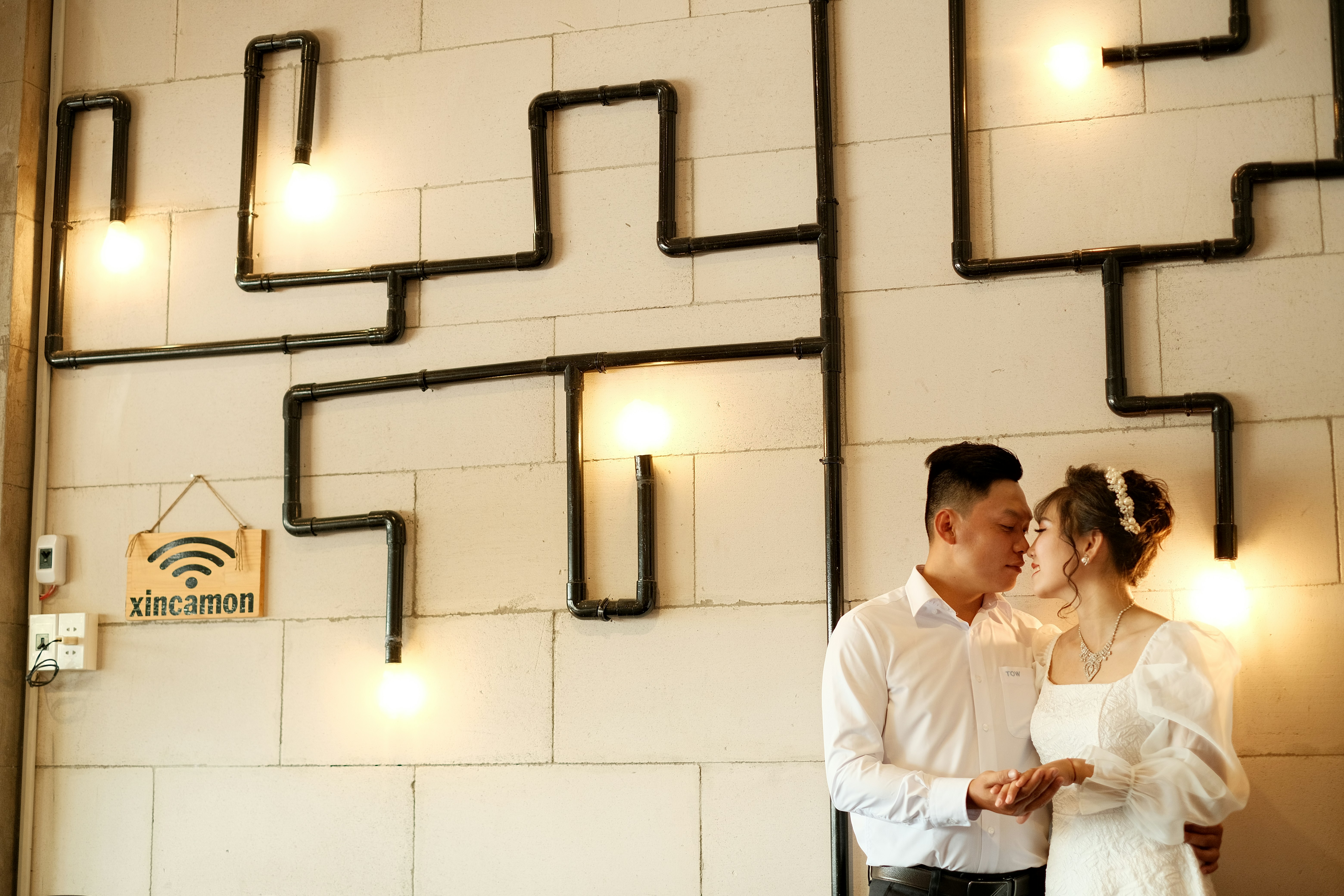 wedding minimalist wallpaper, wallpaper, Limit Guest List: Save Thousands on Your Wedding 5