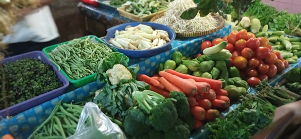 Green and red chili peppers
