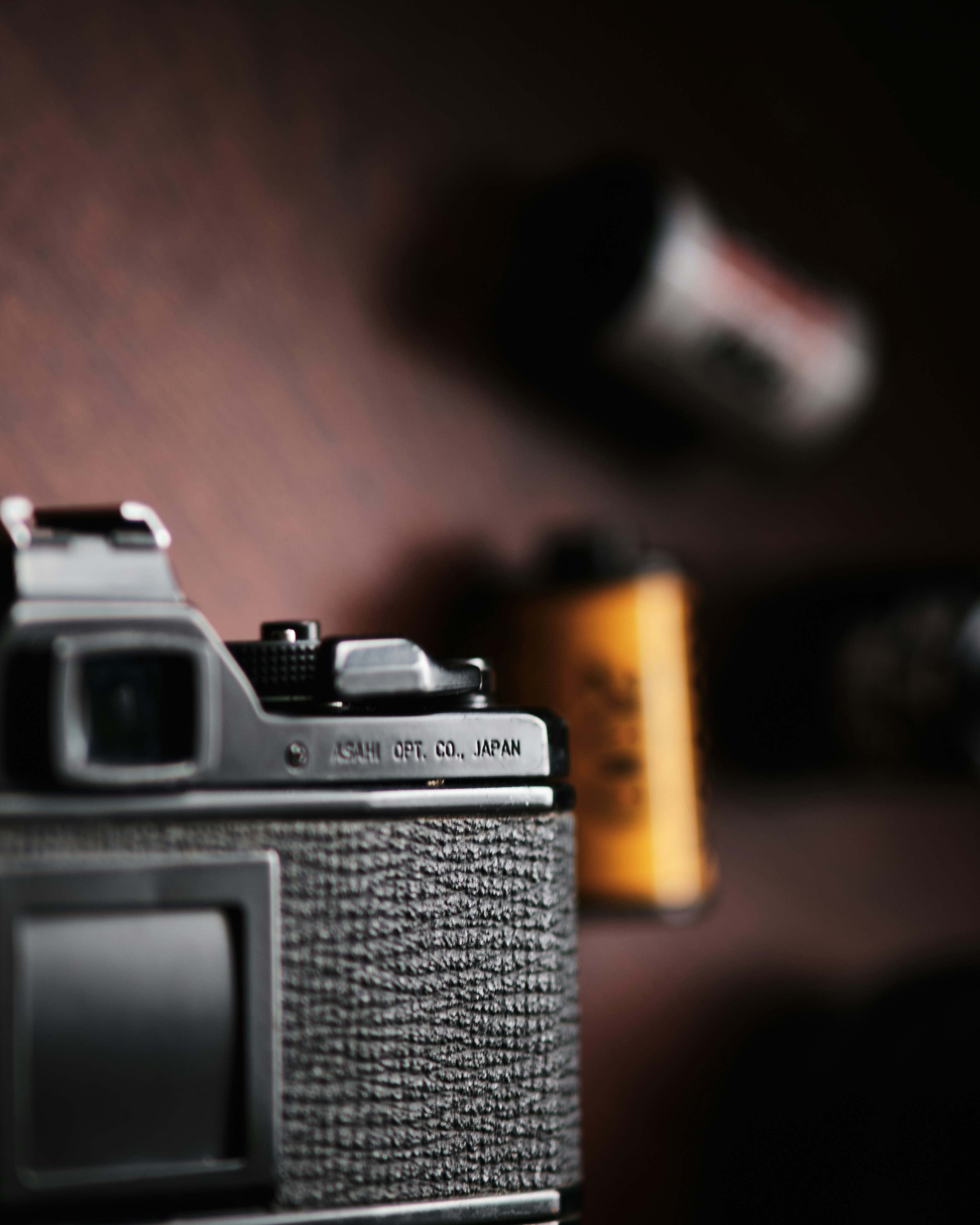 Schwarz und Silber Nikon DSLR-Kamera