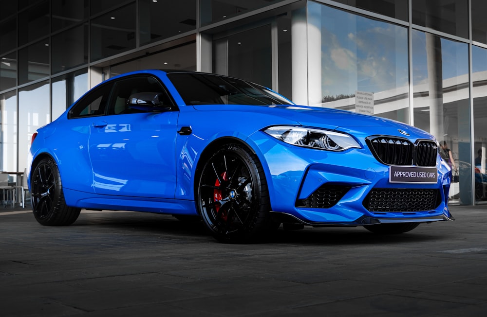 blaues BMW M 3 Coupé