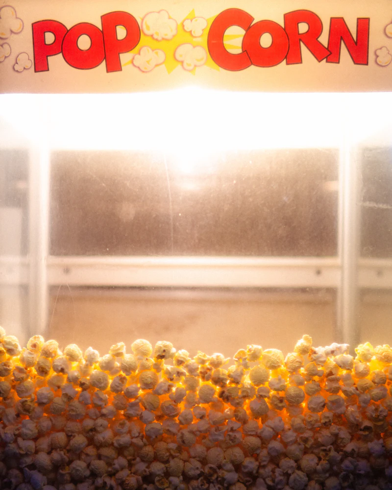 Retro popcorn machine