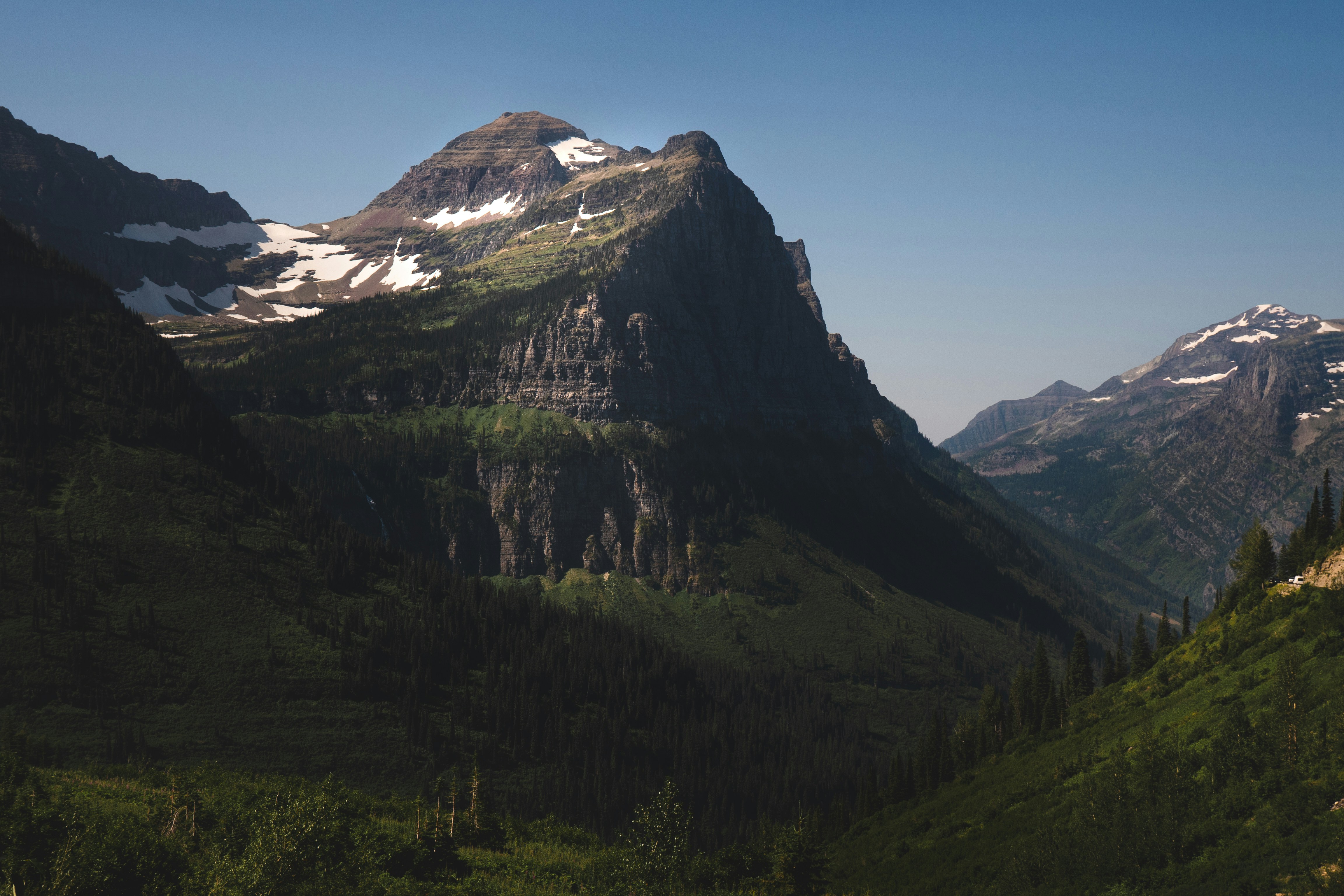 Photo by robbieshots