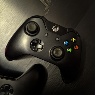 black xbox one game controller