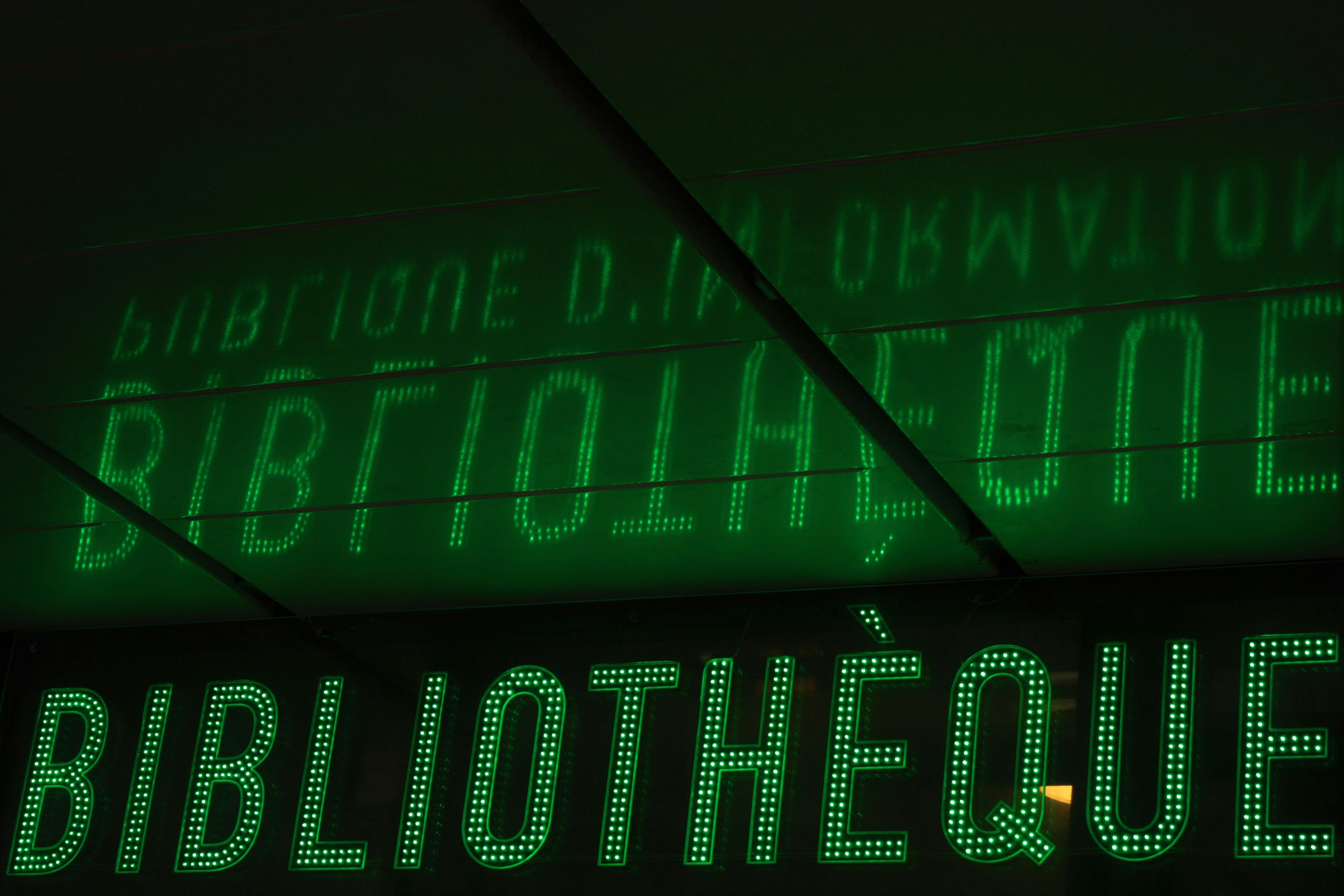 Bibliothèque publique d'information, Centre Georges-Pompidou, Paris, France.