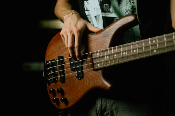 Advanced electric guitar player