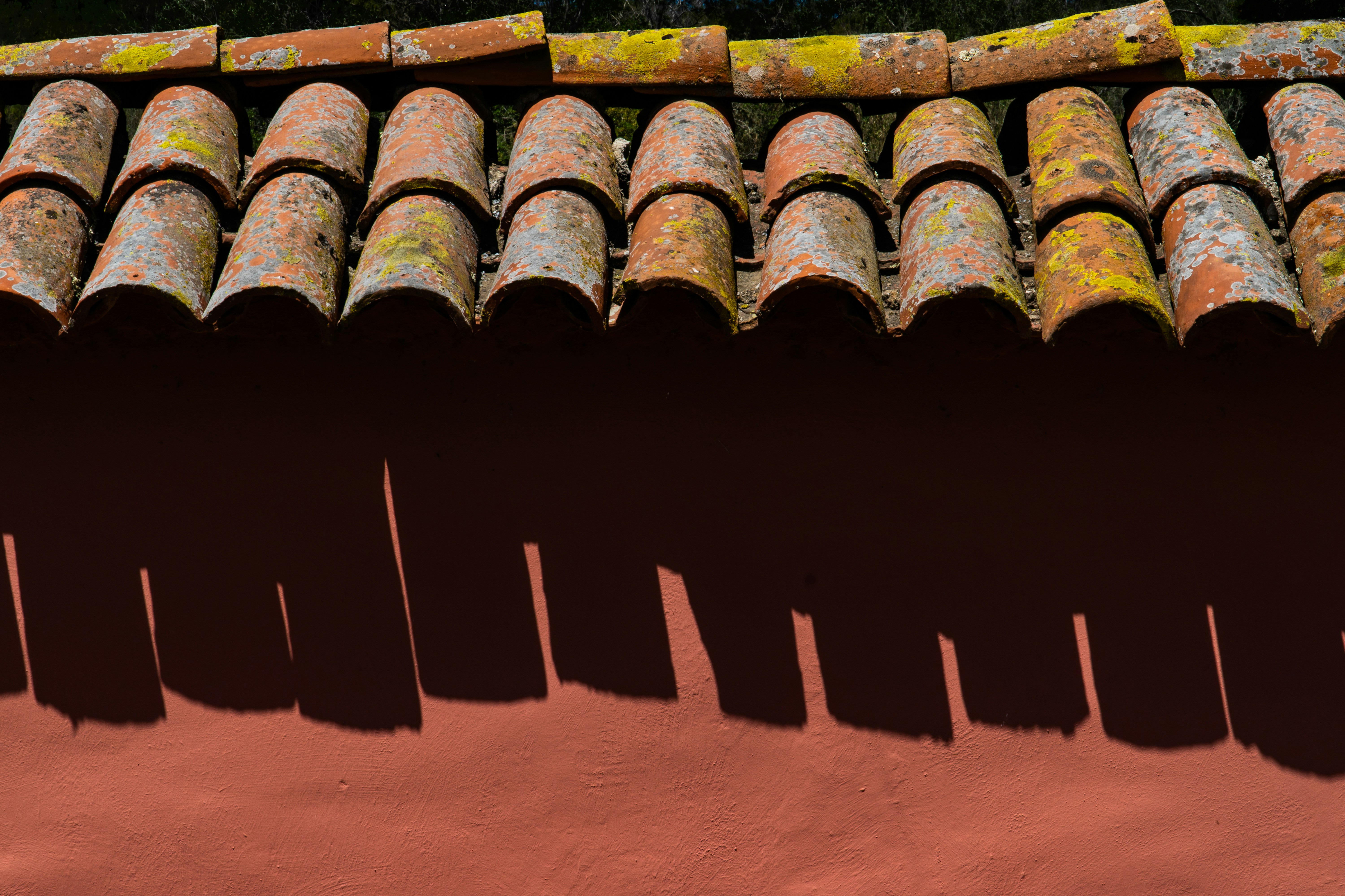 Illustration showing AI in roofing lead generation process