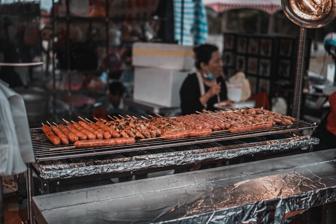 Chợ Gwangjang Seoul buổi tối với các quầy bindaetteok