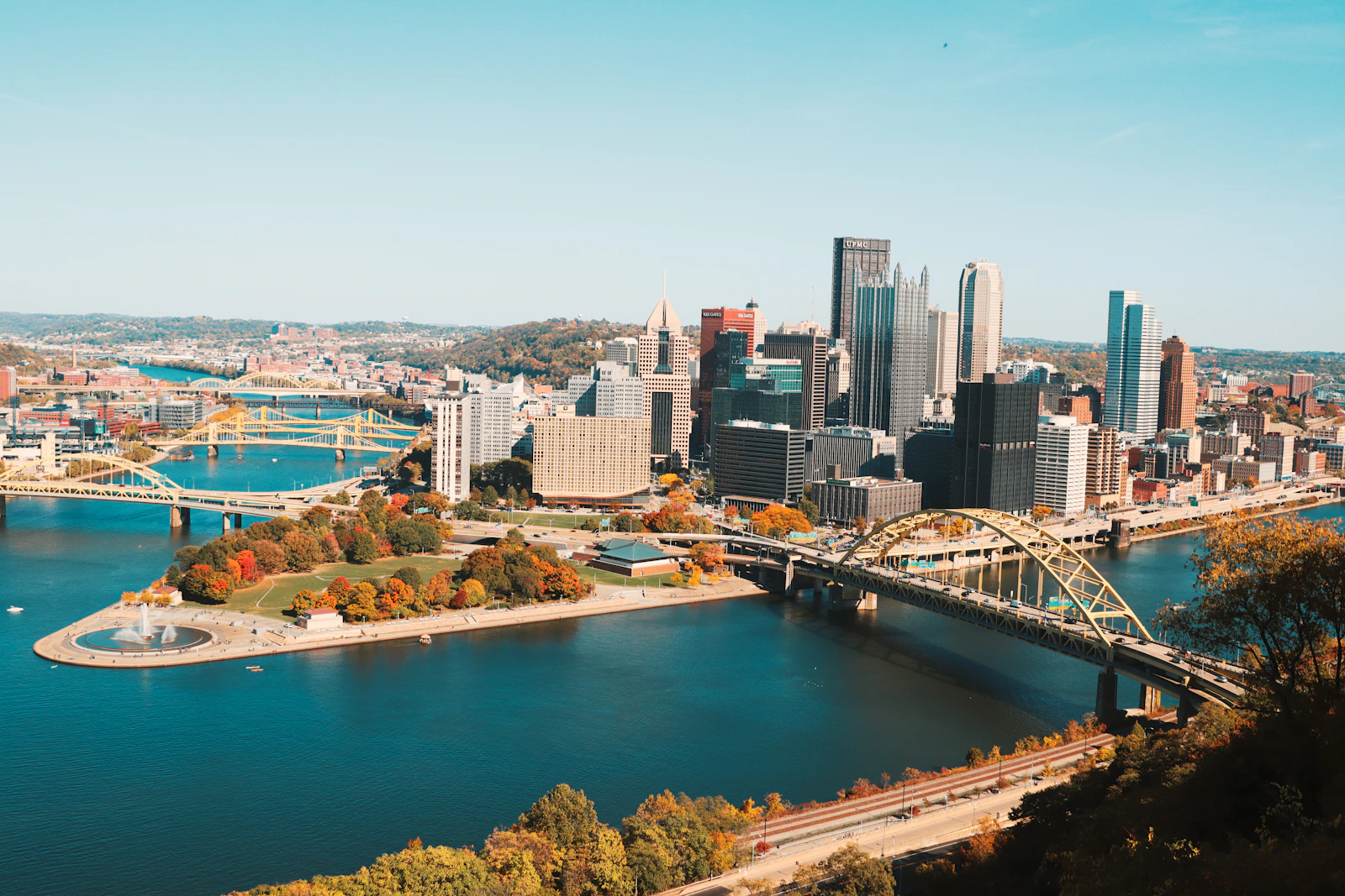 Best neighborhoods in Pittsburgh aerial skyline view