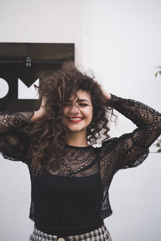 woman in black long sleeve shirt