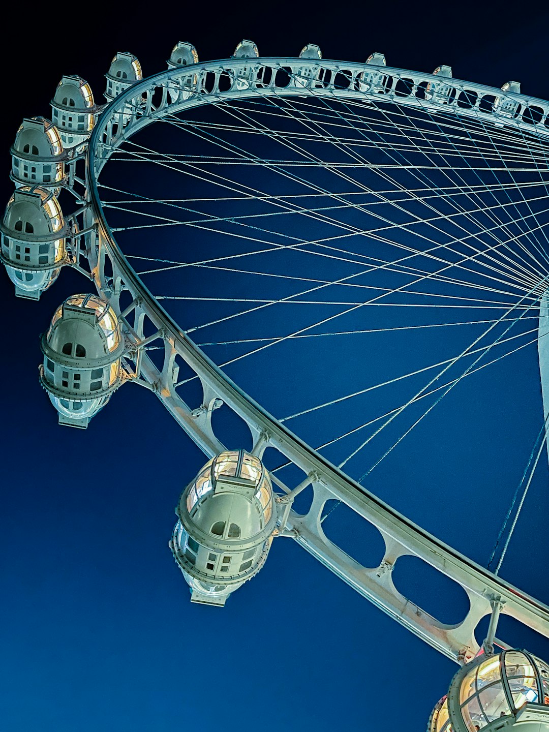 white and black ferris wheel