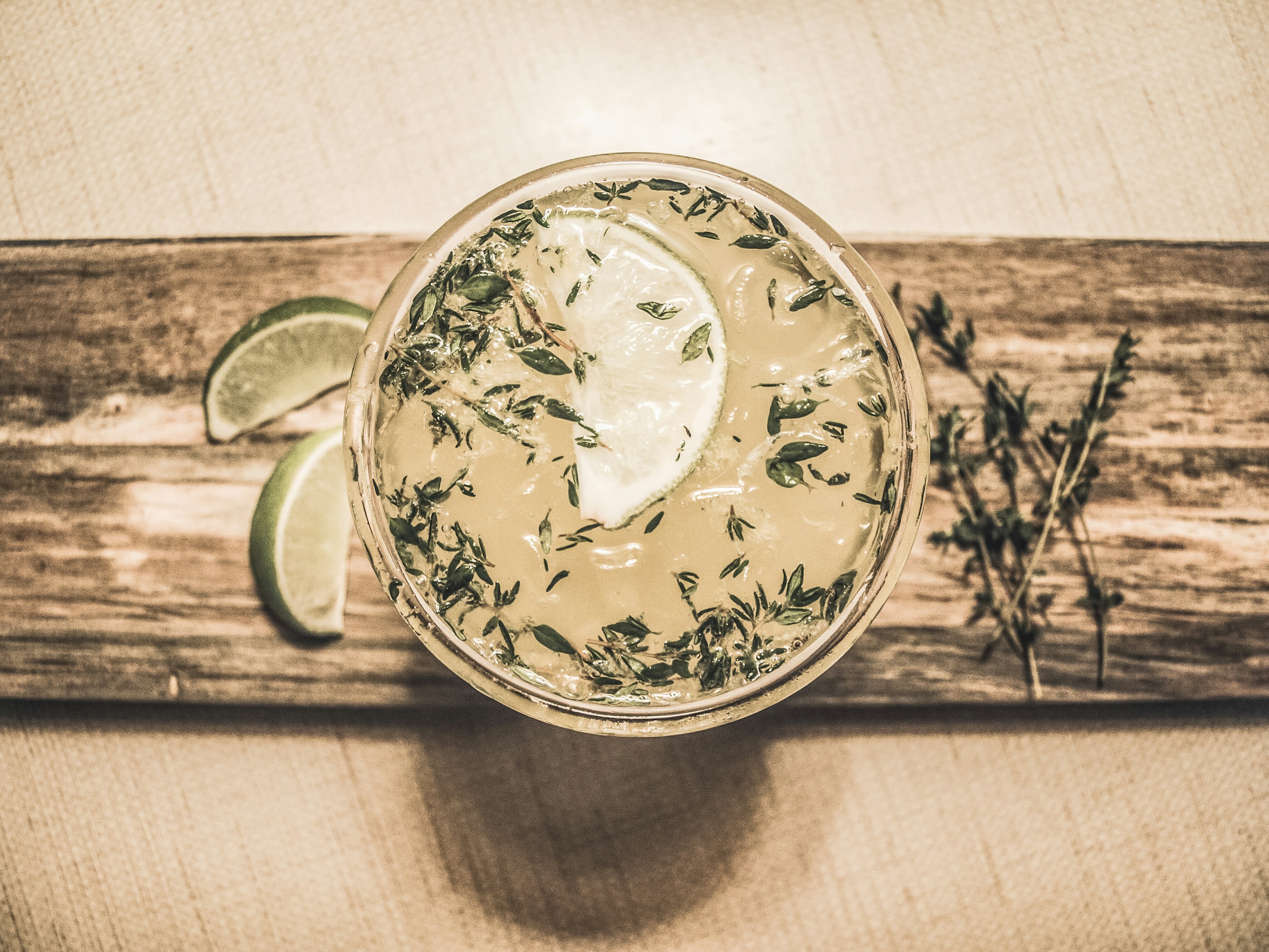 photo-1619819583437-e846081761ea?ixlib=r