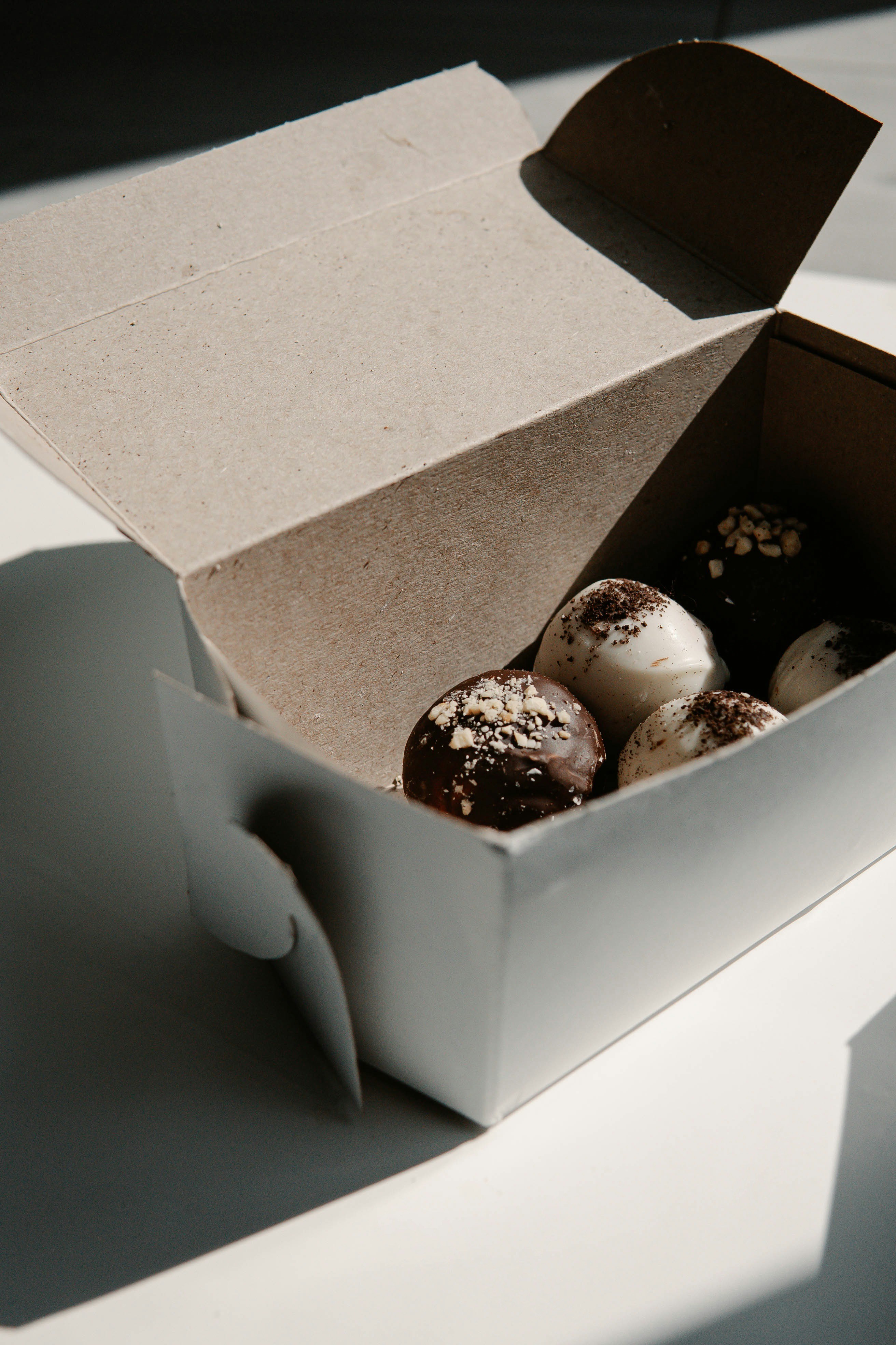 Download Box Of Chocolates Pictures Download Free Images On Unsplash
