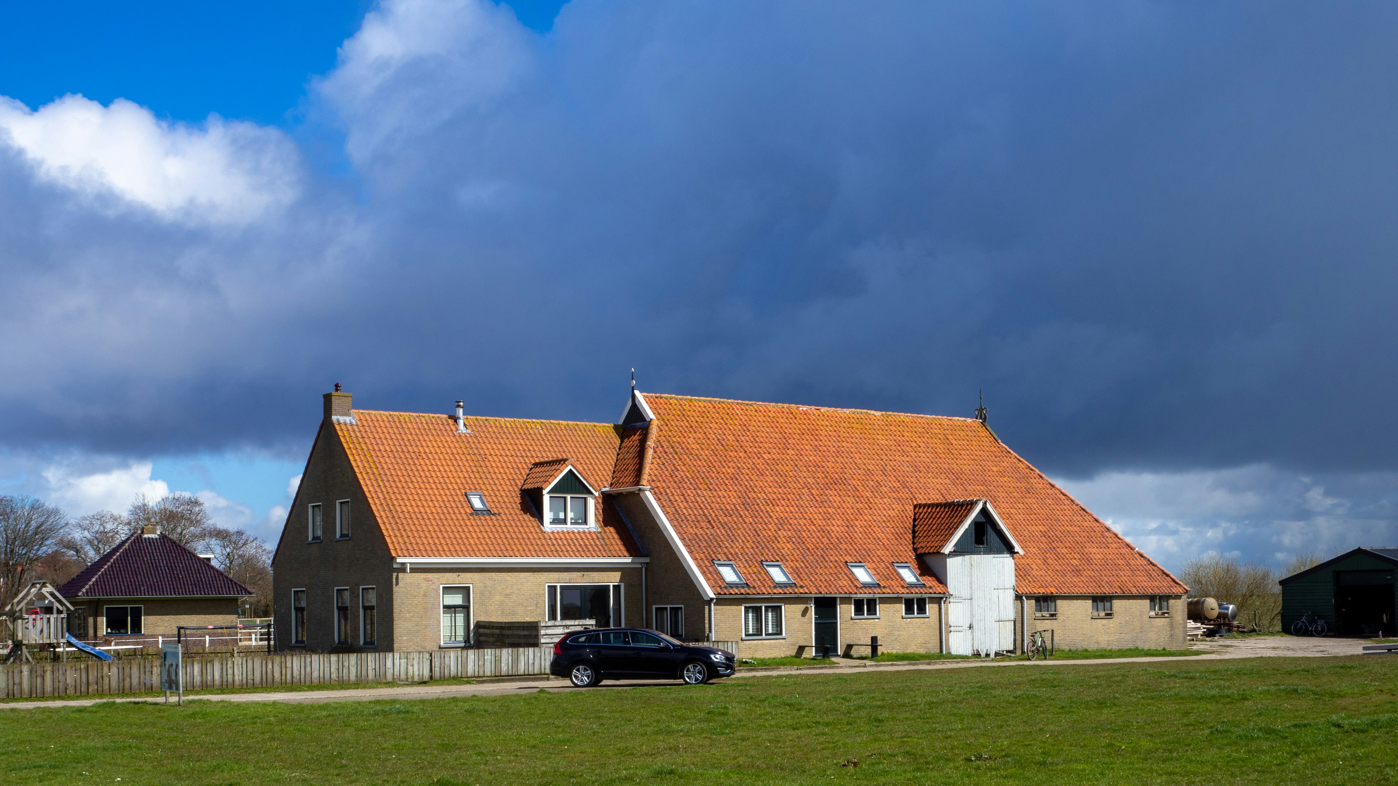 Photo by wimvanteinde