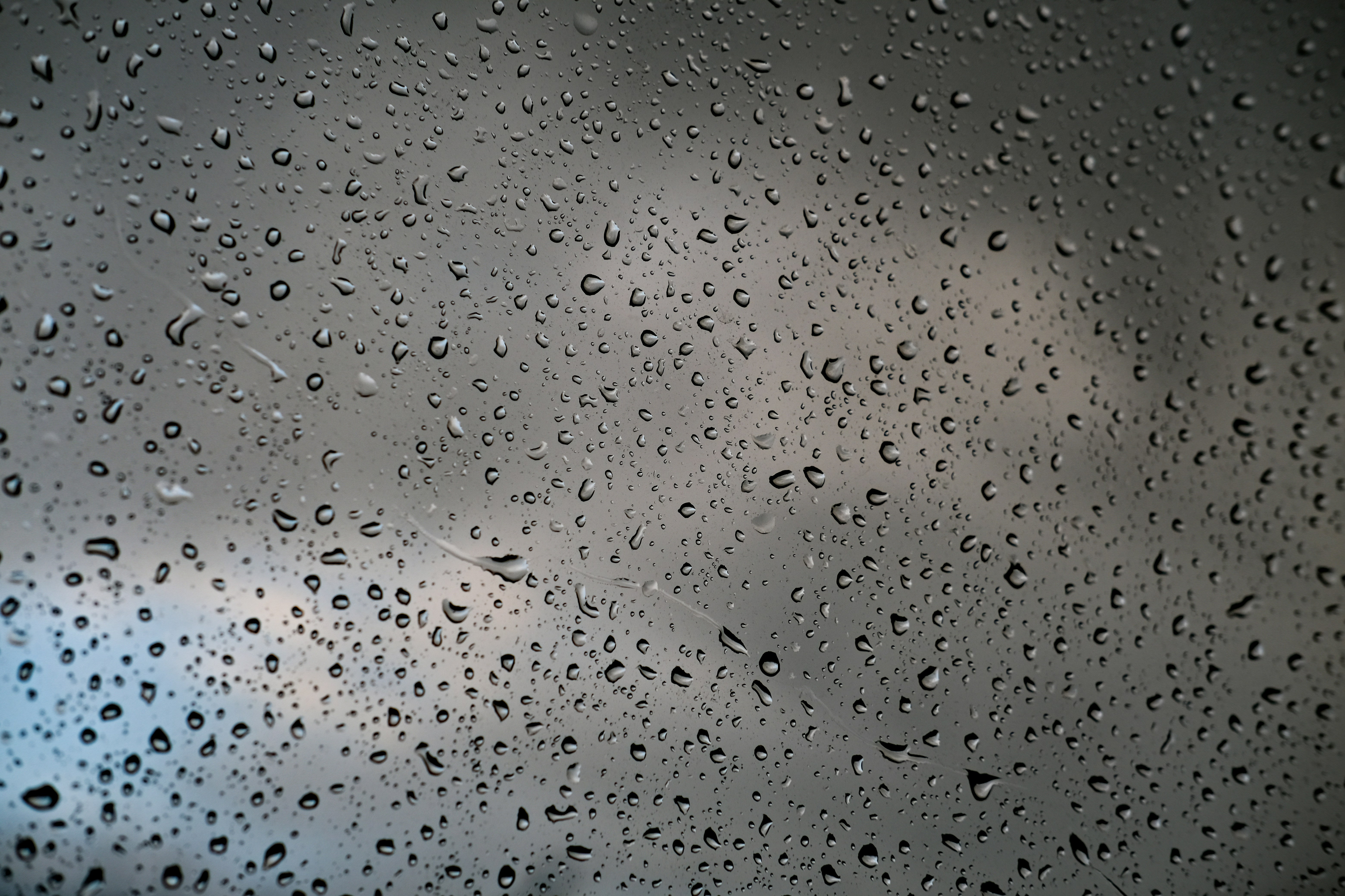 humid air over skin, moist pores, skin texture close up, weather forecast wallpaper, ilustrasi artikel Humidity's Hidden Impact: How It Affects Your Pores and What to Do 4