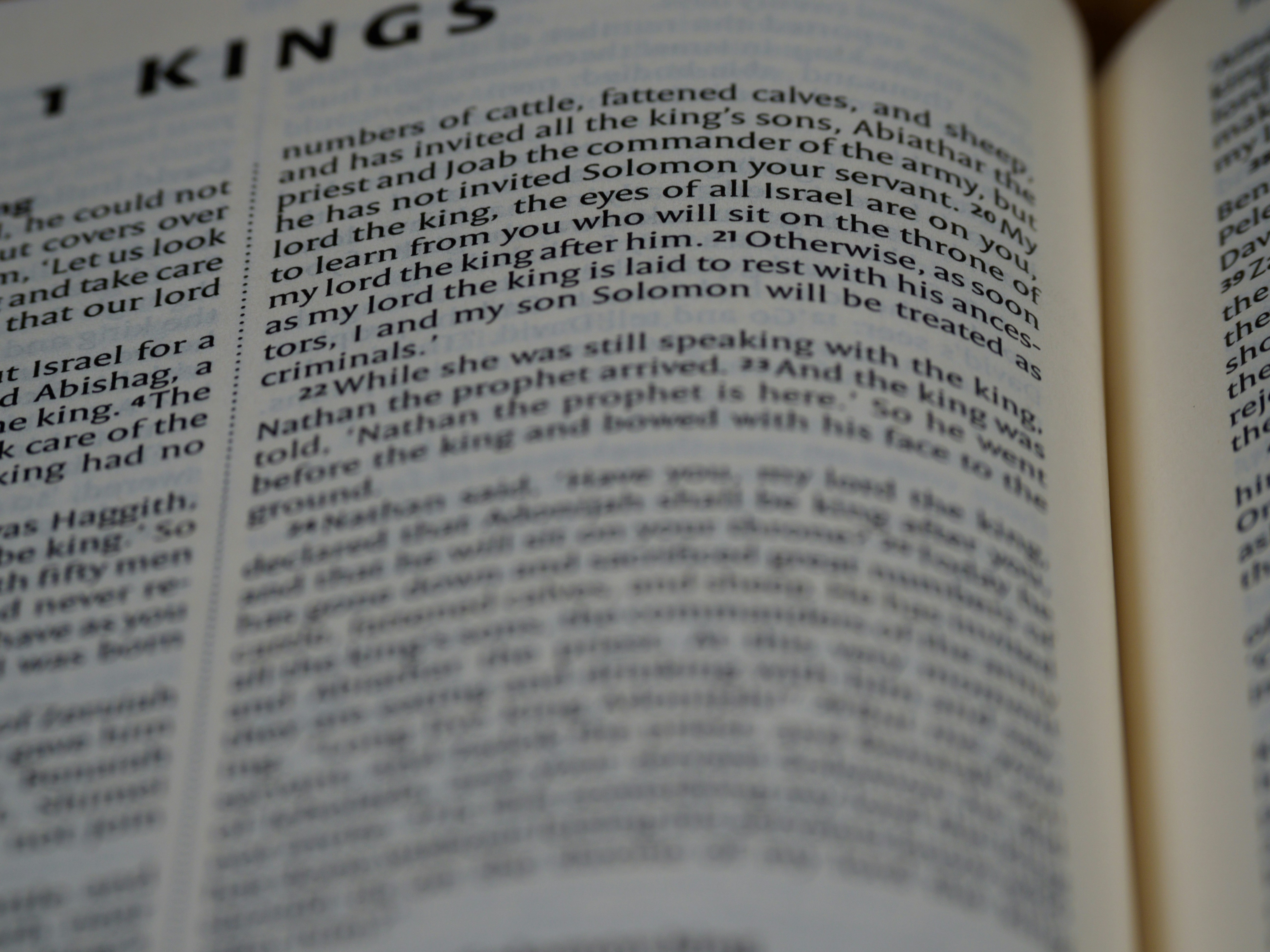 What to Text a Girl Who Lost Interest