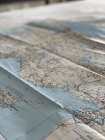 Map showing extensive delivery routes covering many regions.