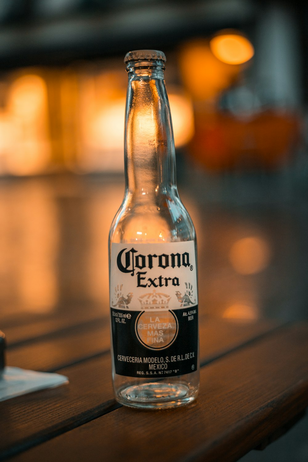 fotografia de foco seletivo de garrafa de cerveja extra corona