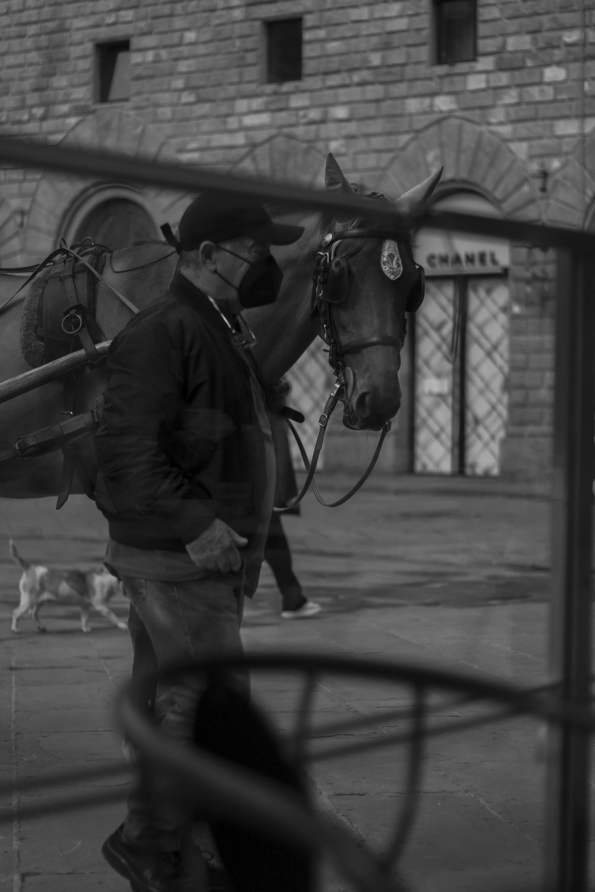 gray computer monitor