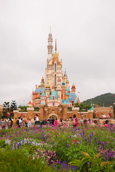 Hong Kong Disneyland guide