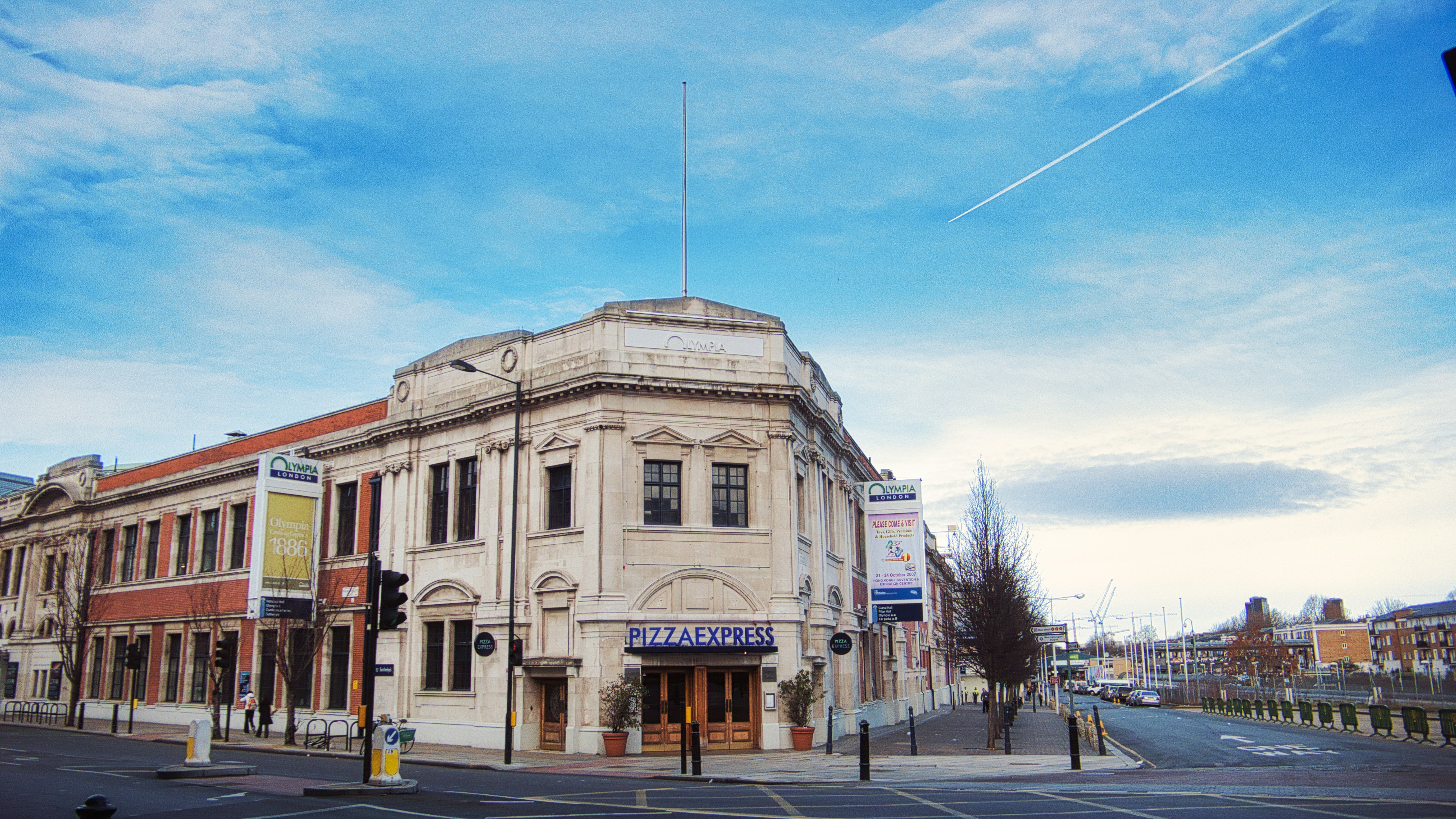 Photo by thomaskinto