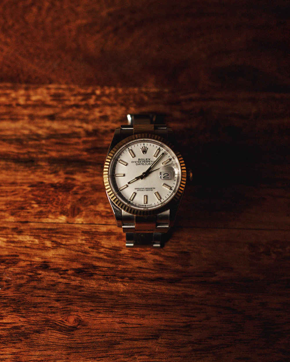 Rolex Datejust mit hellem Zifferblatt und Edelstahlarmband