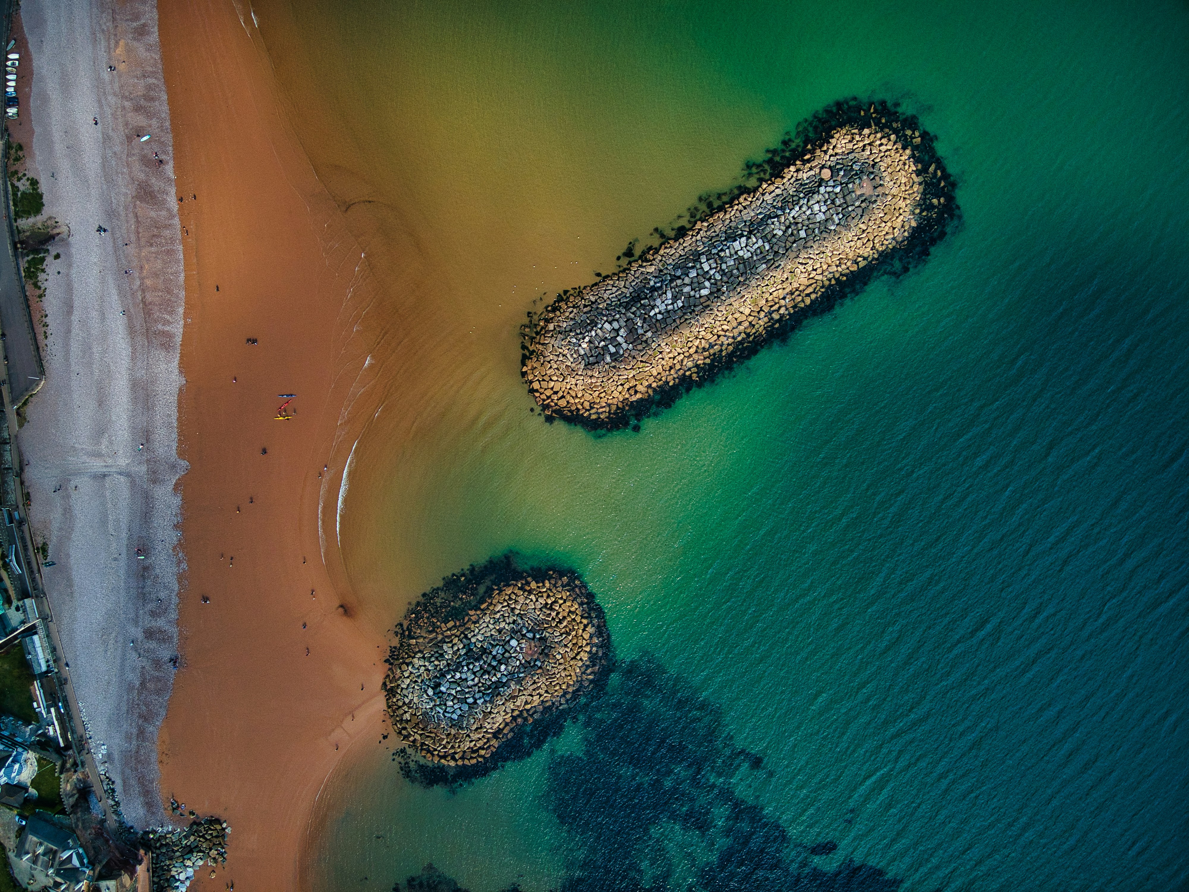 aerial view of beach during daytime 풍경 사진