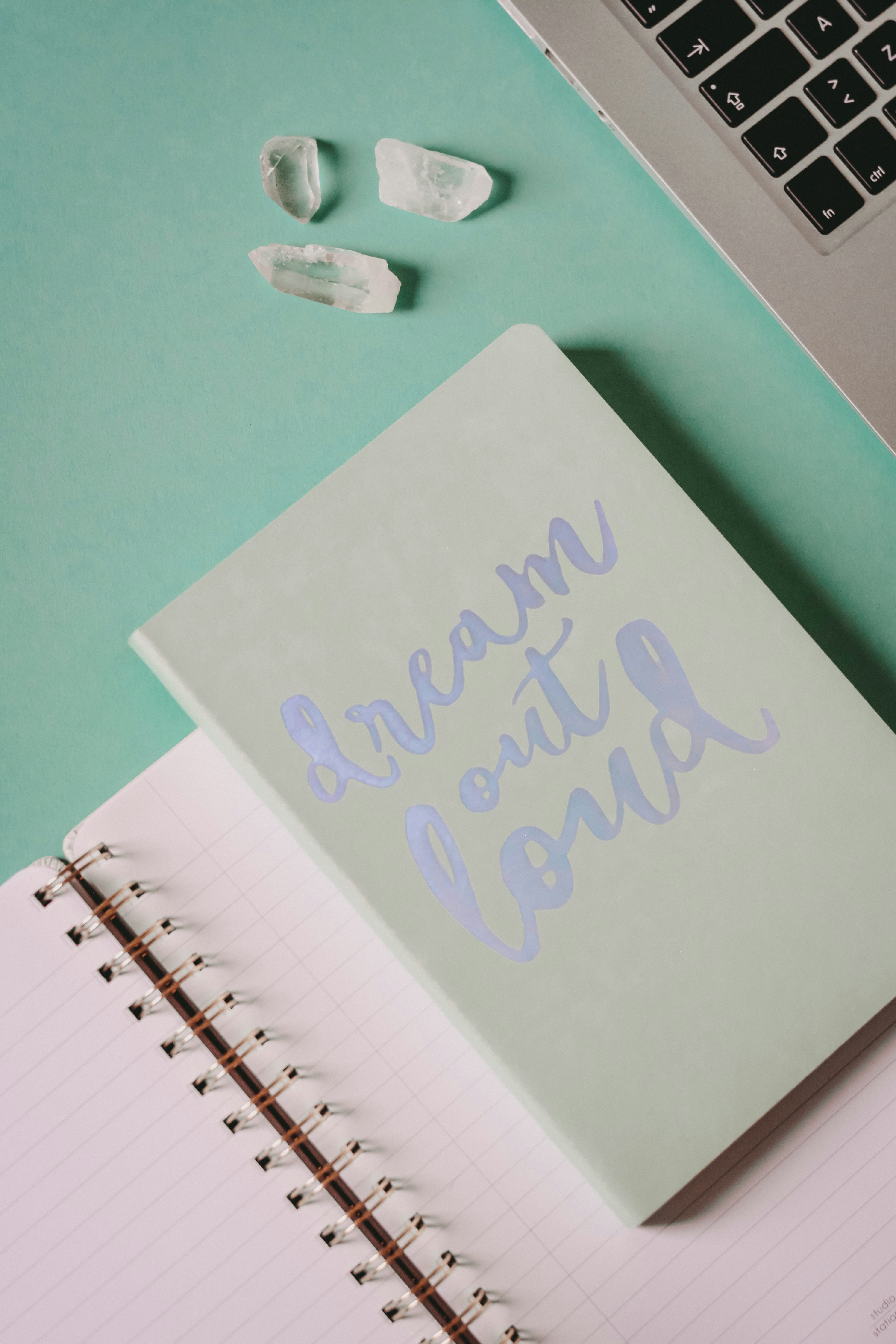 pastel business background, wallpaper, Bisnis Nagita Slavina: Inspirasi dan Peluang 4