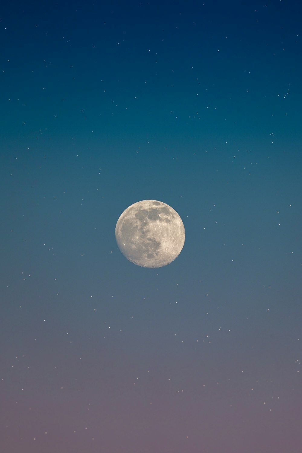 luna piena nel cielo