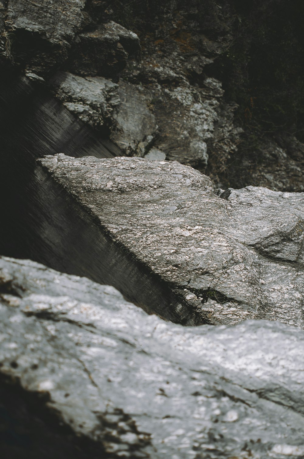 gray and black rock formation