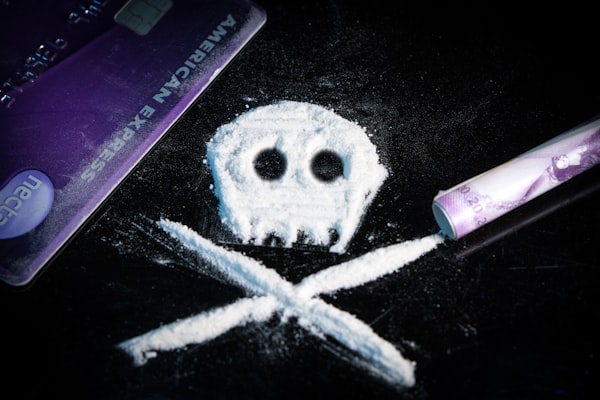 Royaume-Uni: Deux trafiquants de drogue utilisant le Dark Web pour s'approvisionner en cocaïne et cannabis condamné à la prison