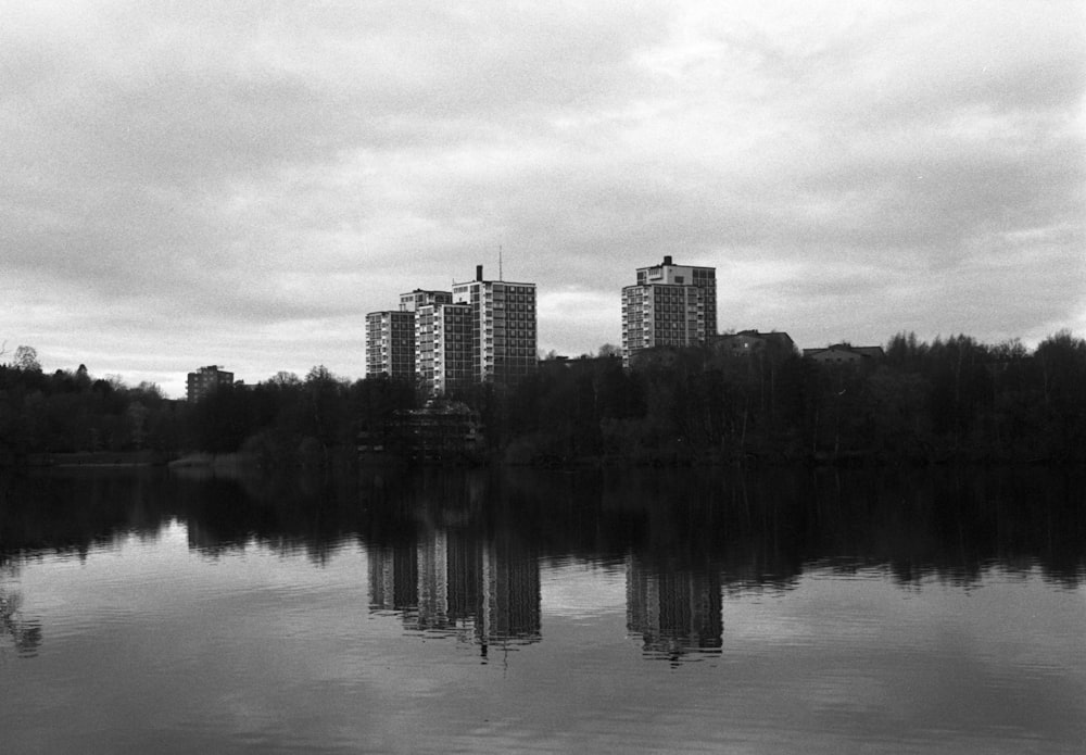 grayscale photo of city skyline