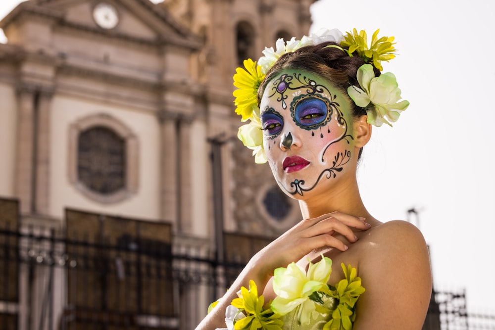 woman with yellow and white flower headdress