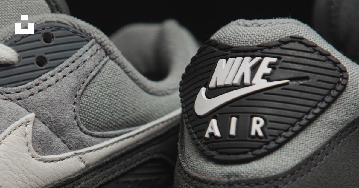 Black and white nike athletic shoes photo â Free Grey Image on Unsplash
