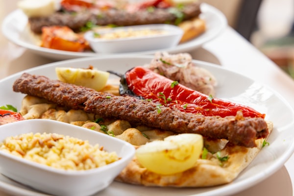 Tavuk şiş — grilled chicken skewers with lemon
