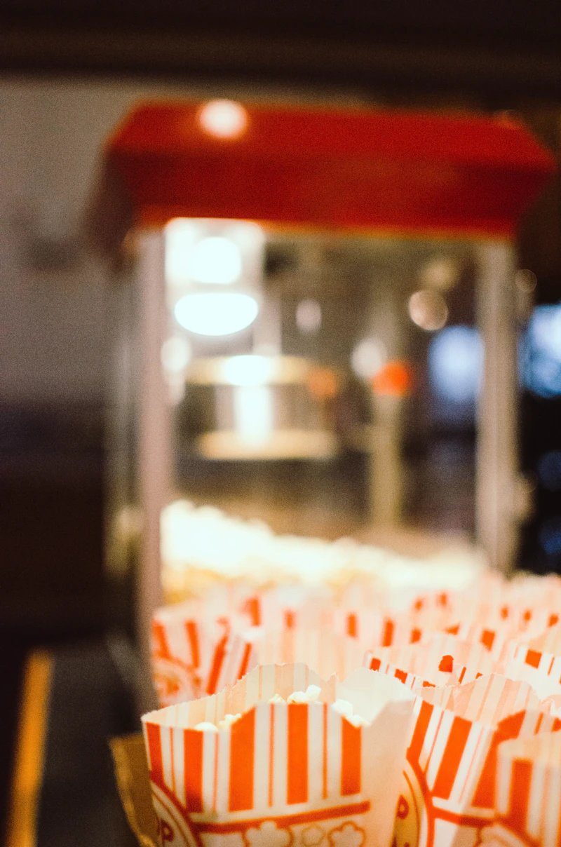 Retro popcorn machine