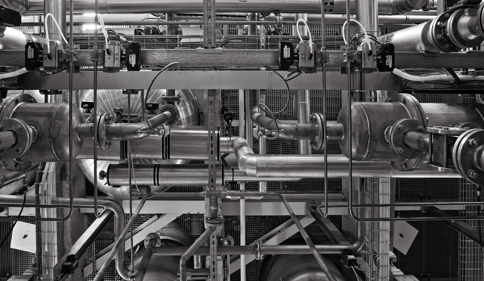 Industrial gas pipes and valves