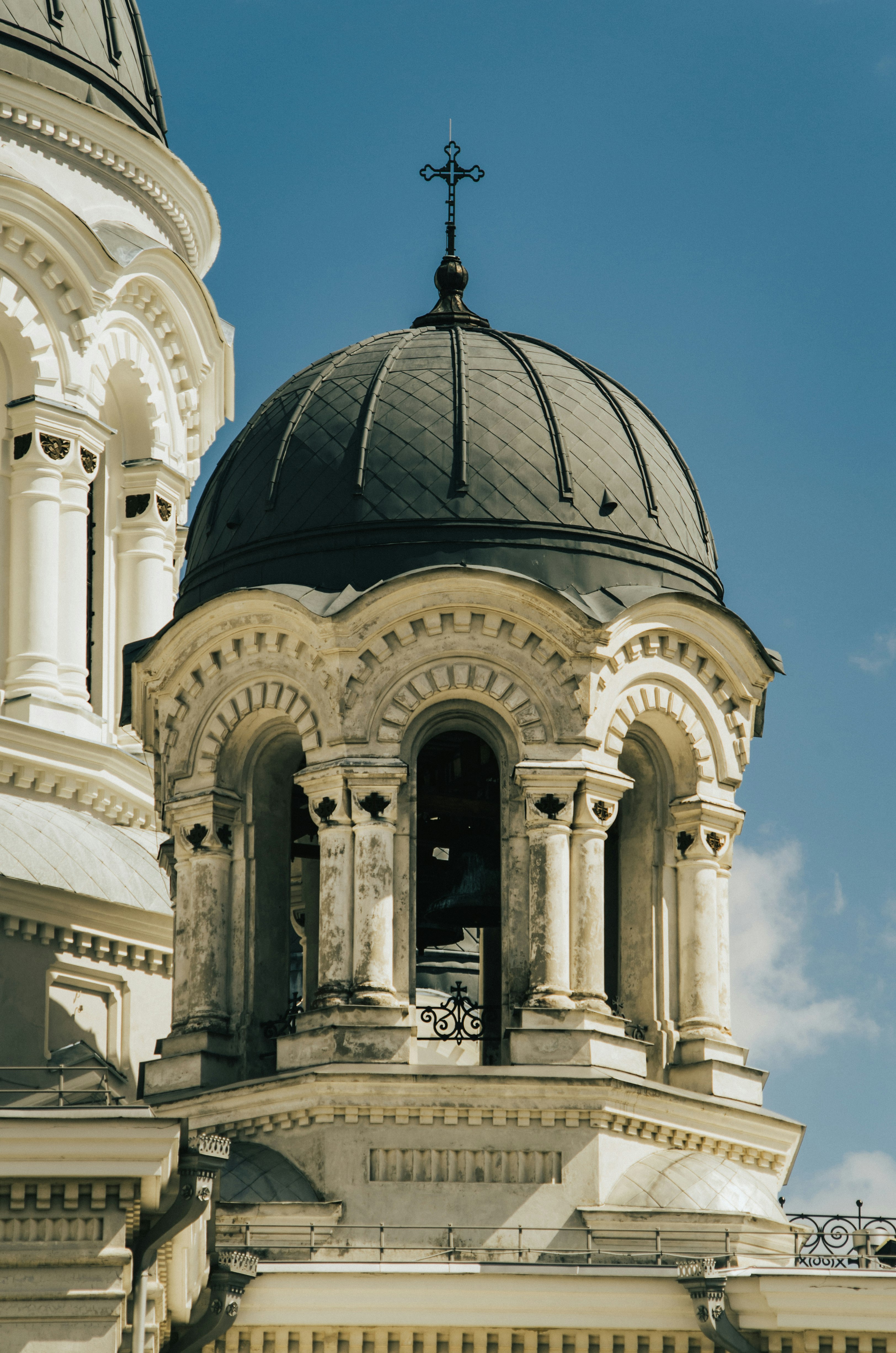 white and blue dome building