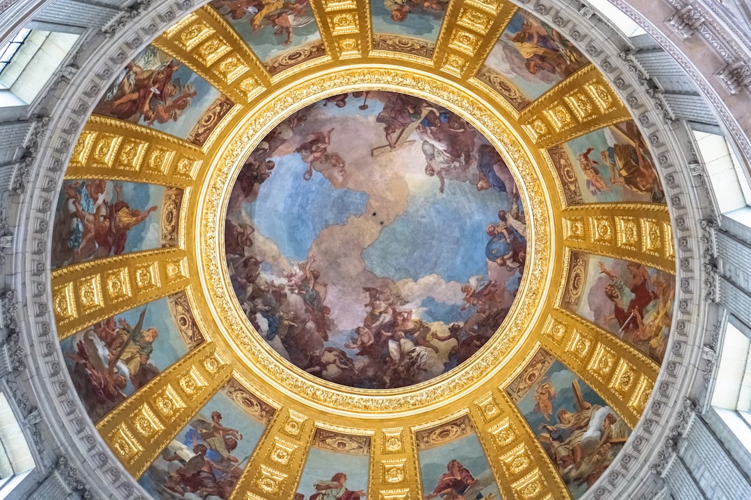 brown and beige floral ceiling