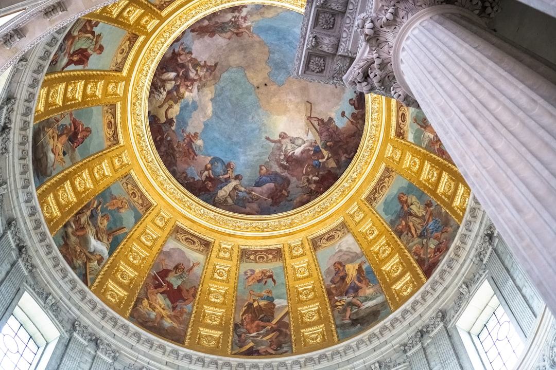 brown and beige floral ceiling