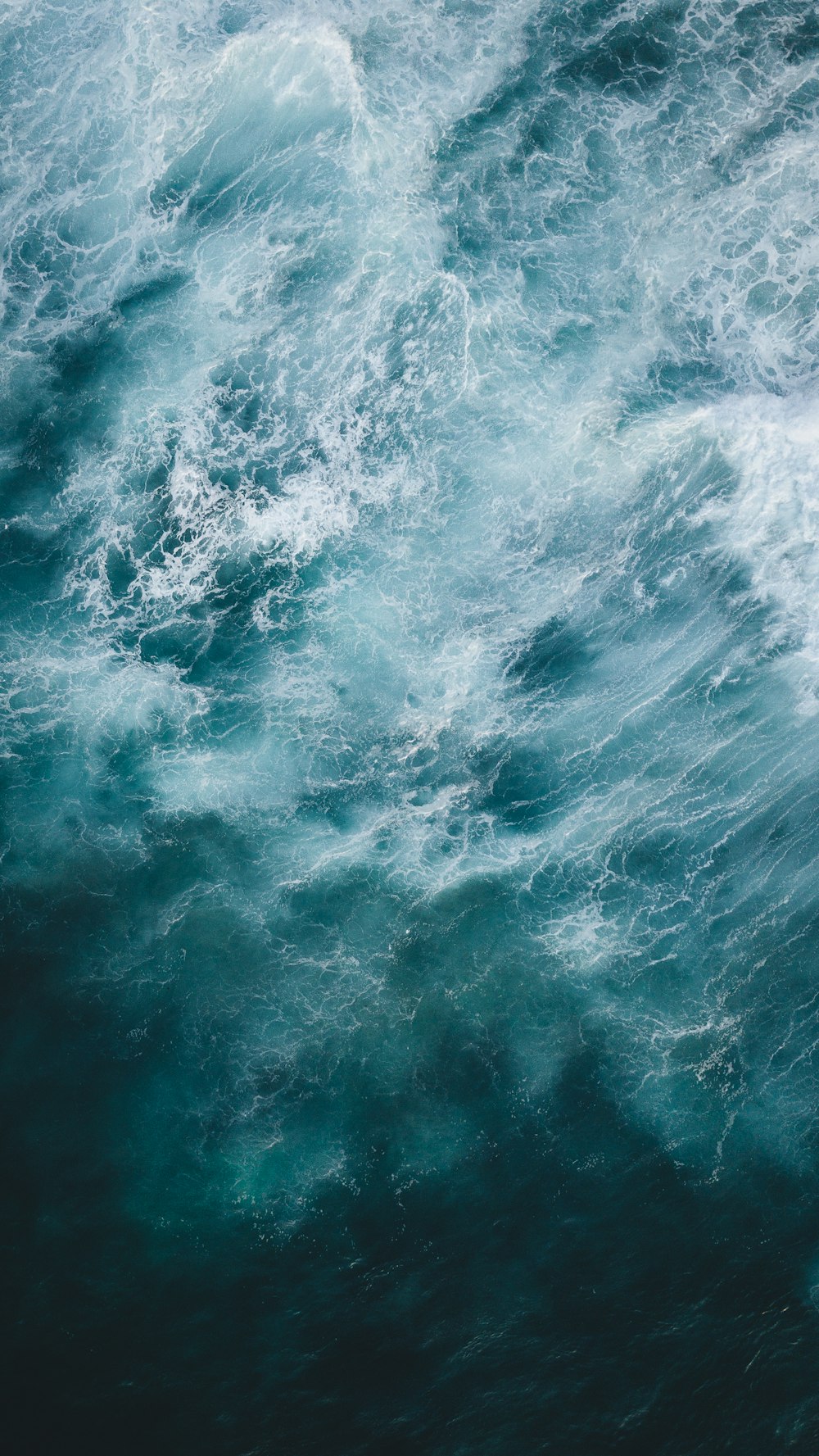 water waves in close up photography