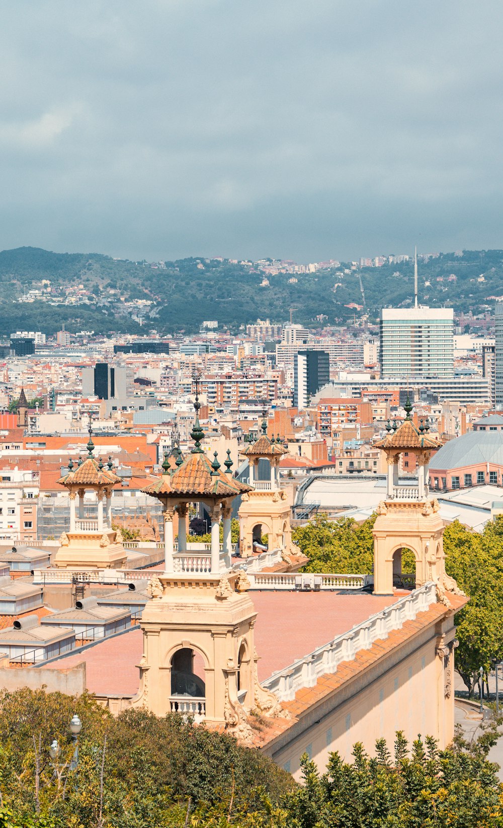 Vista aérea de los edificios de la ciudad durante el día