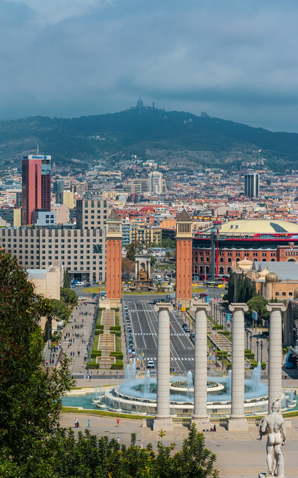 Veduta aerea degli edifici della città durante il giorno