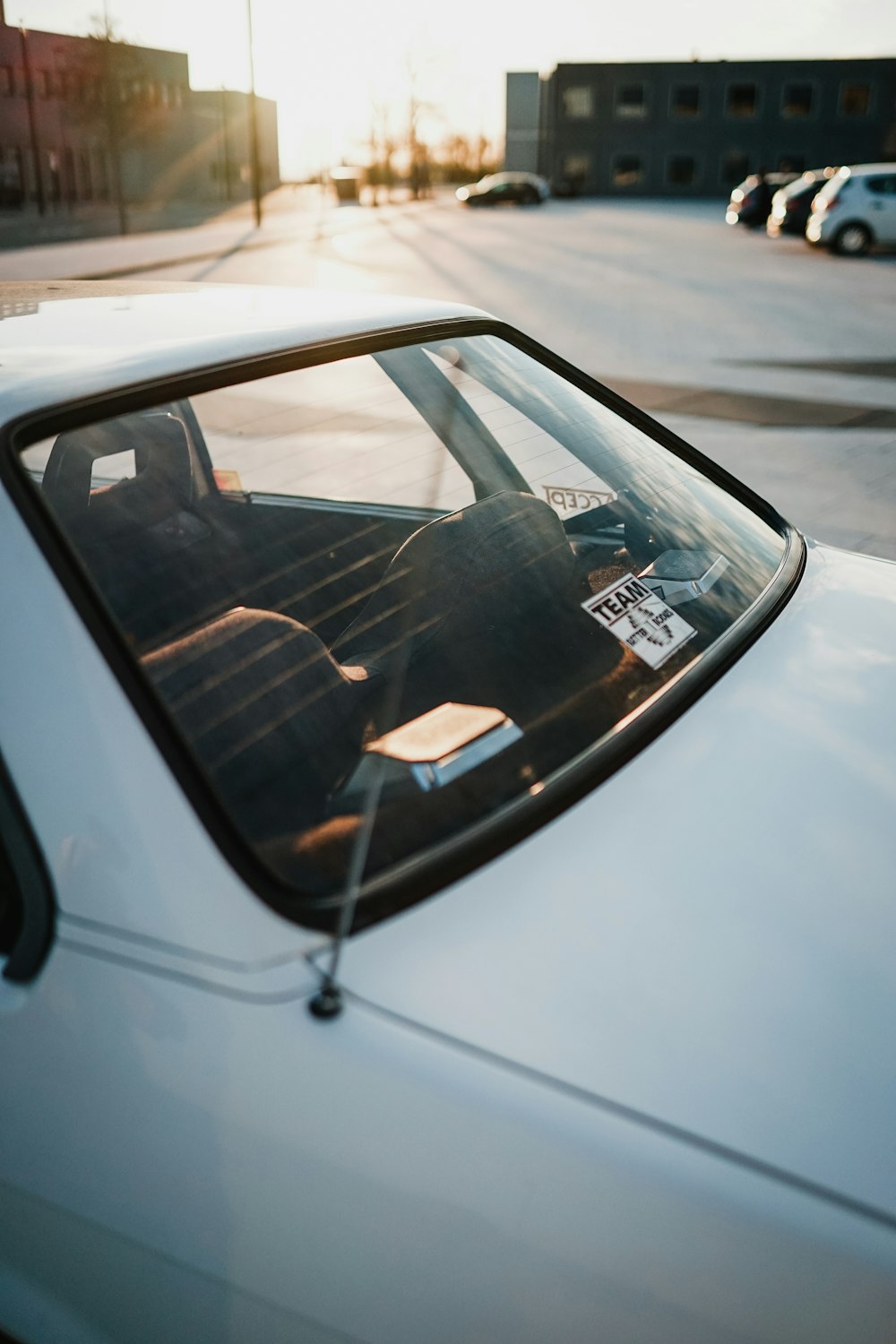 white car with black car door