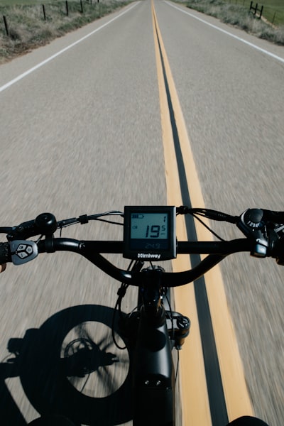 כמה זמן לוקח להטעין סוללה של אופניים חשמליים