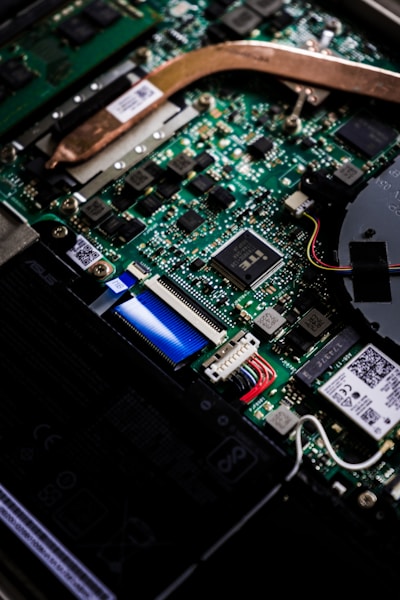 Polycab 1.5 sqmm FR PVC Wire (90m roll, Red)