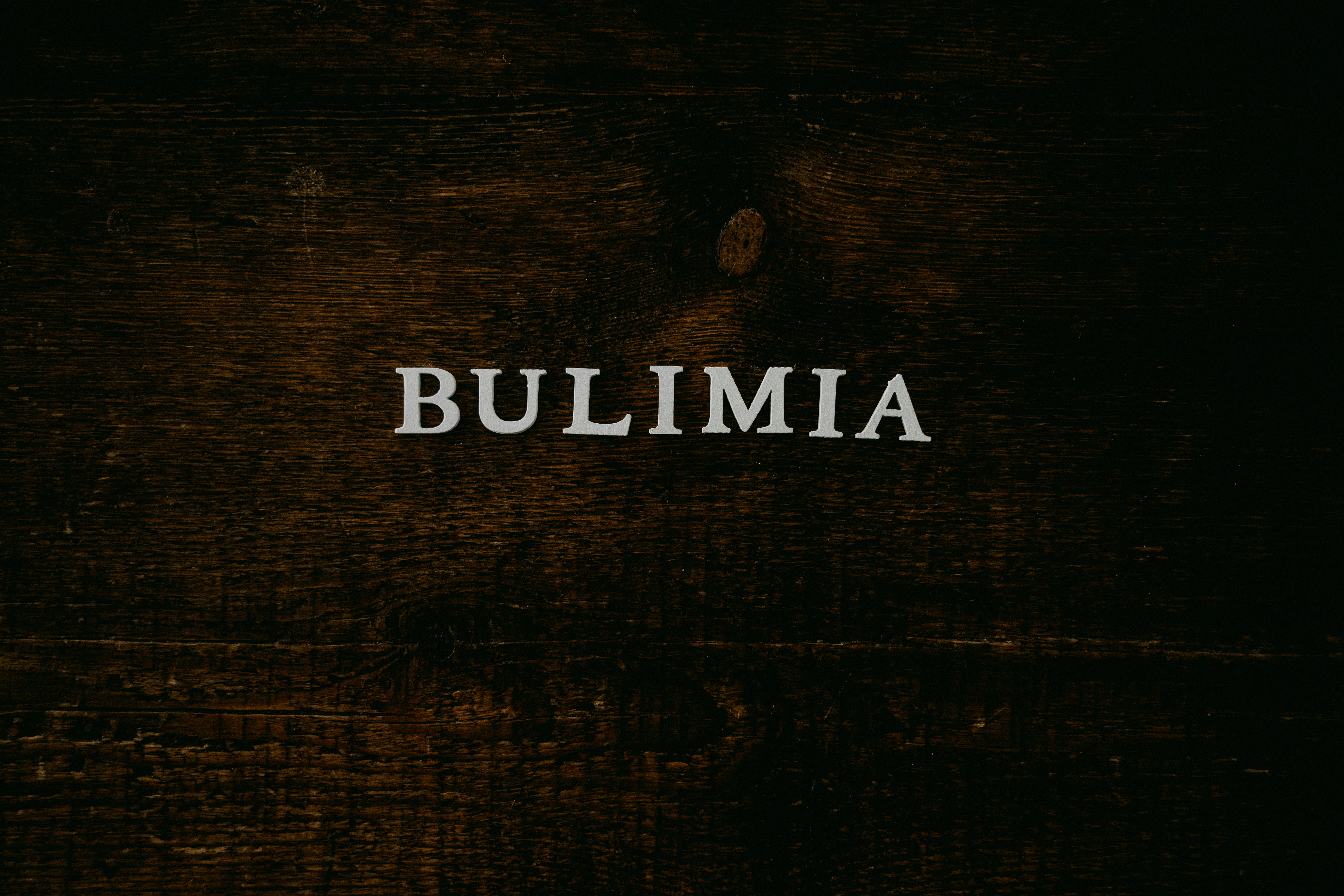 What Are The 3 Warning Signs of Bulimia? Causes, Help And Stages