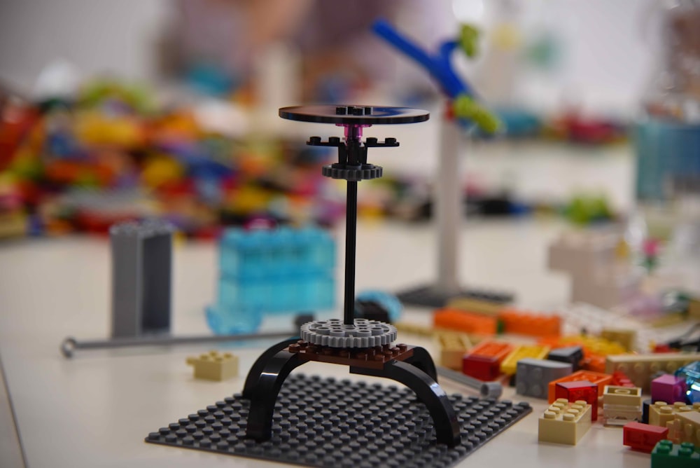 Schwarz-blaues LEGO Spielzeug