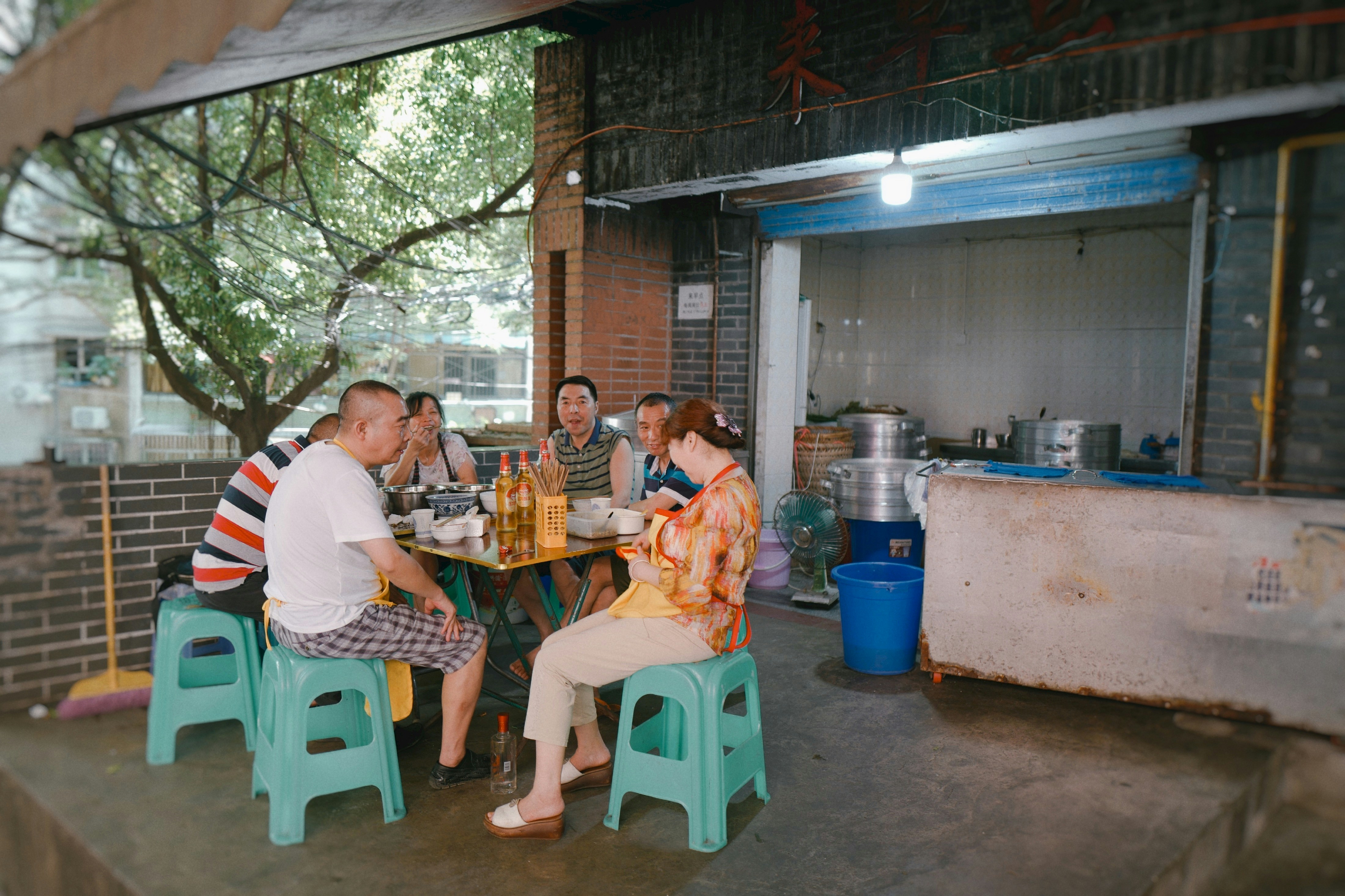 ベトナムの風景: 1. 朝食の時間帯と食べる場所