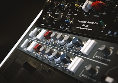 SU Sonics Music Studio. Audio Gear