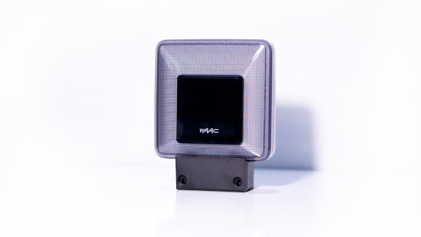 black and silver ipod nano